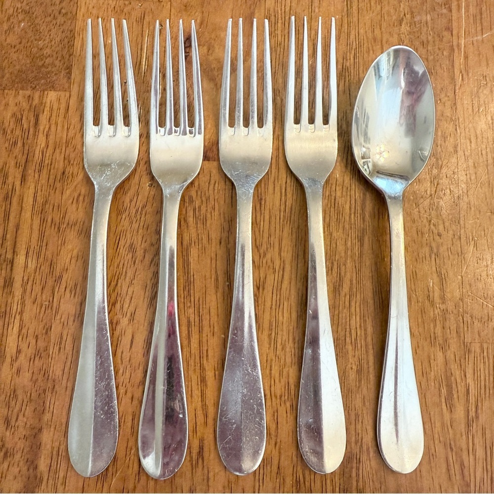 Vintage‎ Walco Stainless Steel Flatware Replacement Pieces 4 SALAD FORKS 1 Spoon